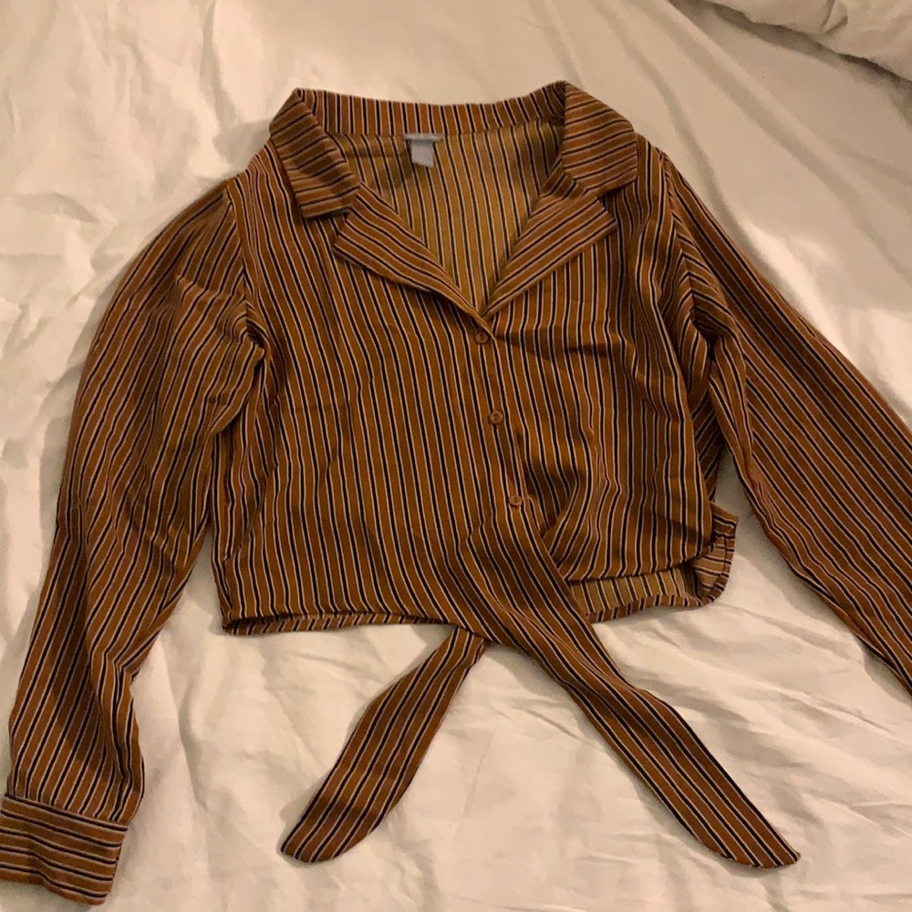 Charlotte Russ Long Sleeve Button Down Top